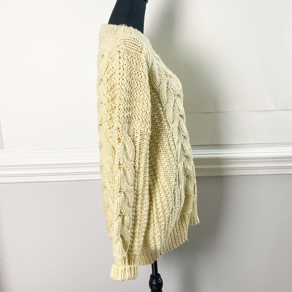 Urban Outfitters Oversize Cable Knit Sweater - Picture 4 of 7